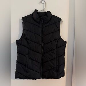 Aeropostale Women's Black Puffer Vest